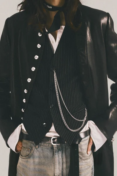 Look 16